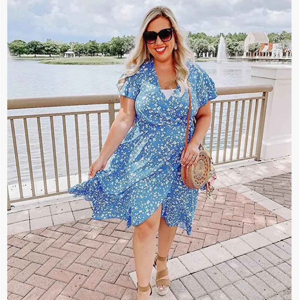 Woman’s blue floral bohemian dress - Picture 8 of 8